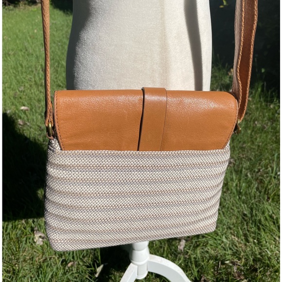 Fossil’s Woven Crossbody Bag w Leather Trim - Picture 5 of 13